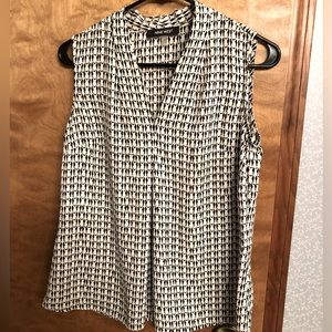 Nine West V-neck sleeveless blouse